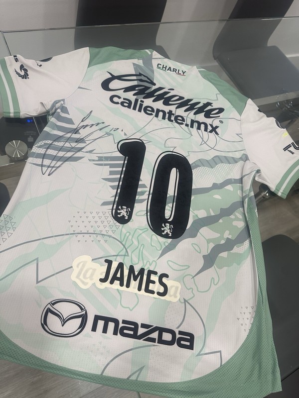 Brand New Original James Rodriguez Signed Jersey T Shirt Club Leon #10