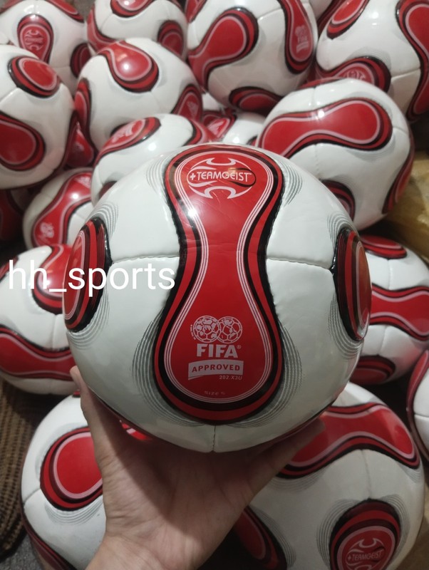 ADIDAS TEAMGEIST BERLIN FIFA WORLDCUP 2006 GERMANY SOCCER MATCHBALL RED SIZE 5