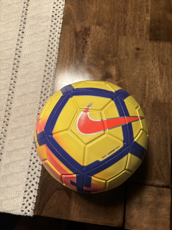Nike Ordem V Hi-Vis EPL Size 5