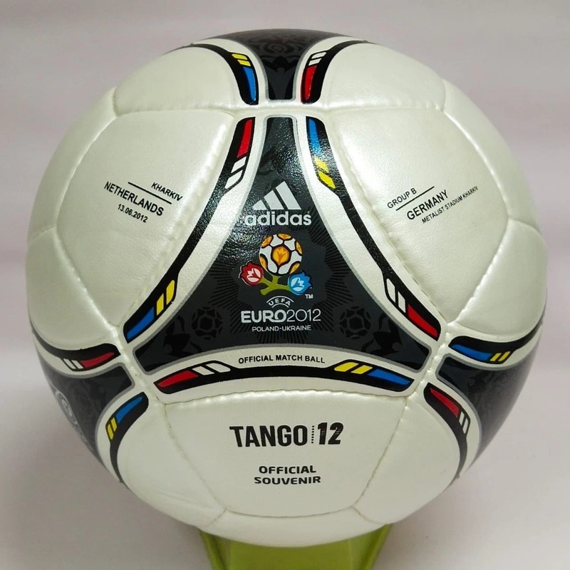 ADIDAS TANGO 12 OFFICIAL SOUVENIR MATCH SOCCER BALL UEFA EURO 2012 CUP – SIZE 5