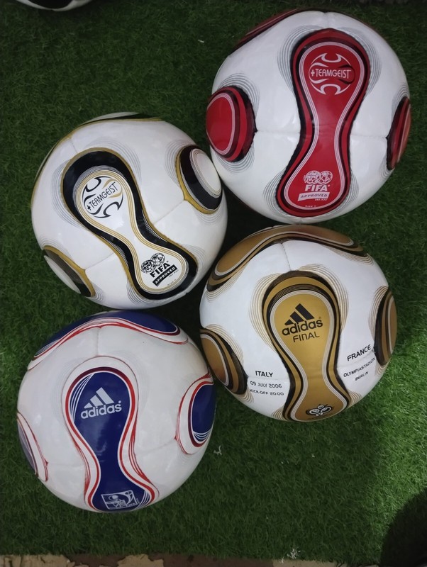 SET OF 4 ADIDAS TEAMGEIST BERLIN OFFICAL WORLDCUP 2006 GERMANY SOCCER MATCH BALL