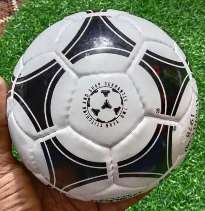 Adidas Durlast Tango River Plate FIFA World Cup 1978 Soccer Match Ball Size 1 gallery