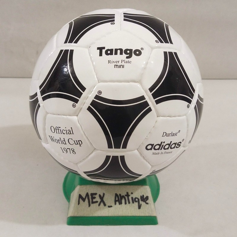 Adidas Tango River plate – Official Match Ball – FIFA World Cup 1978 – Size 1