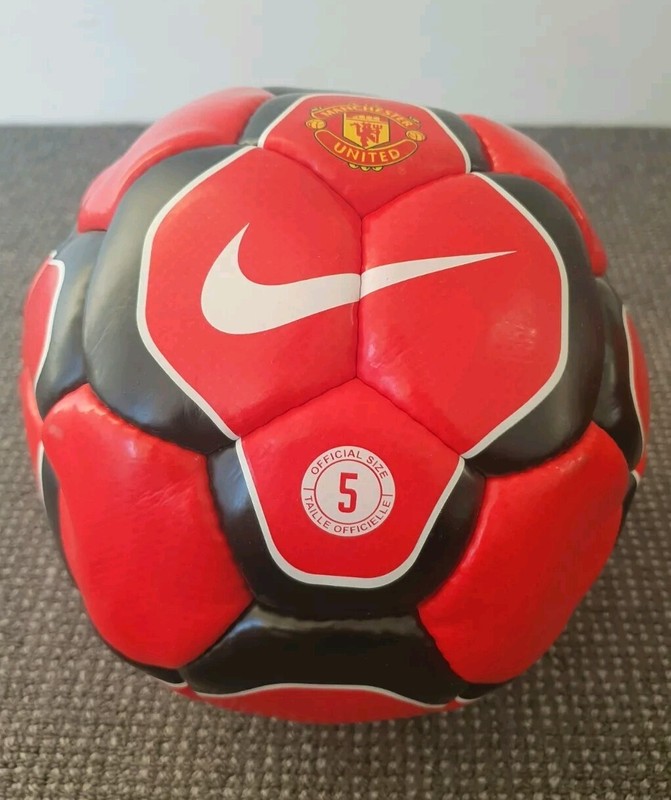 🔶️VINTAGE FOOTBALL NIKE MANCHESTER UNITED SIZE 5 SOCCER BALL STITCHED gallery