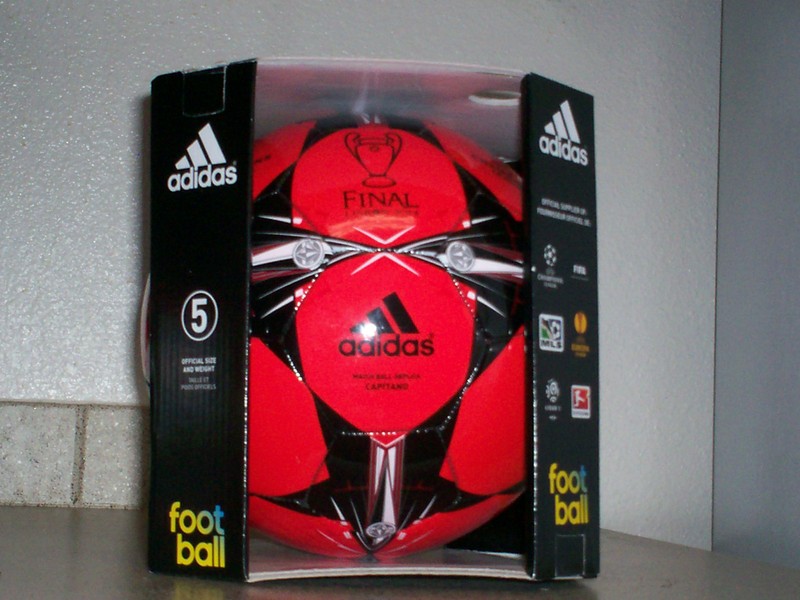 $0 Shipping W/ Adidas Size 5 Red/Silver 2013 Finale Capitano Match Ball Replica