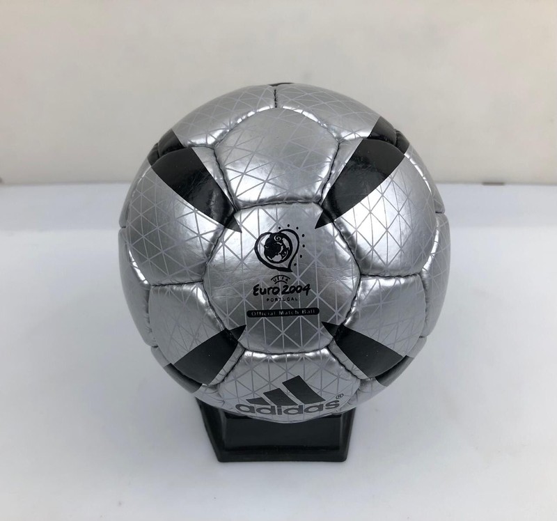 Adidas ROTEIRO Mini Soccer Ball / UEFA Euro 2004 Portugal / Official Match Ball gallery