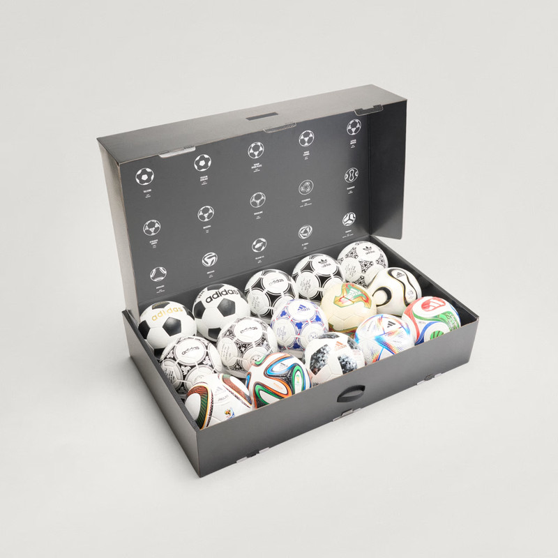 FIFA WORLD CUP 26™ HISTORICAL PRO BALL SET