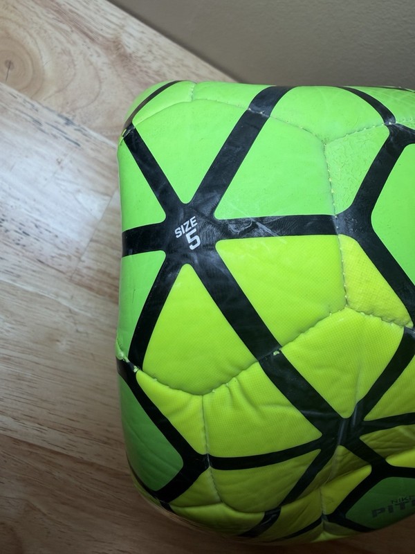 NIKE FOOTBALL PITCH ELECTRICGREEN/VOLT Size 5 gallery