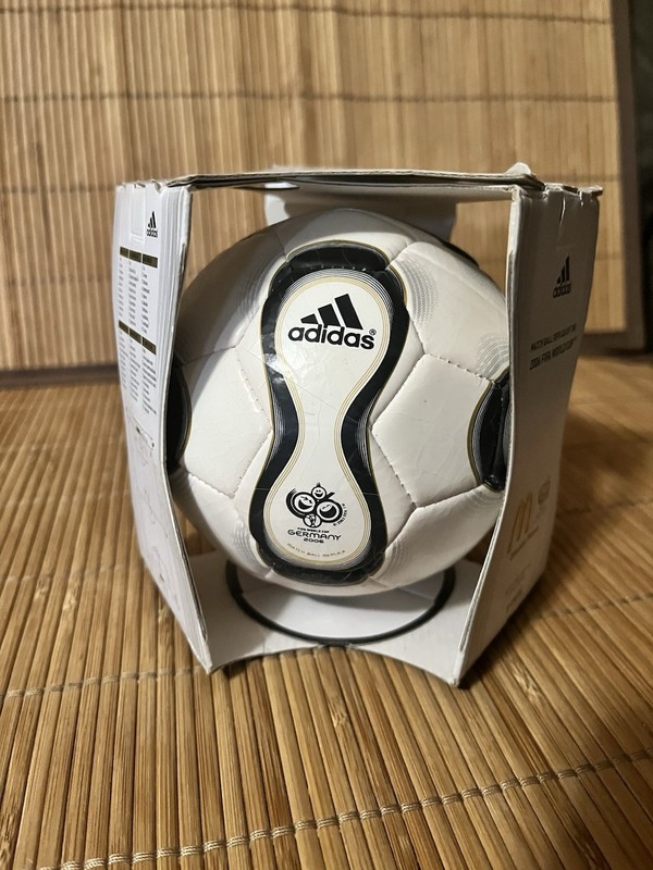 Match Ball Replica Of The 2006 FIFA WORLD CUP Size X-mini - Offizieller Partner