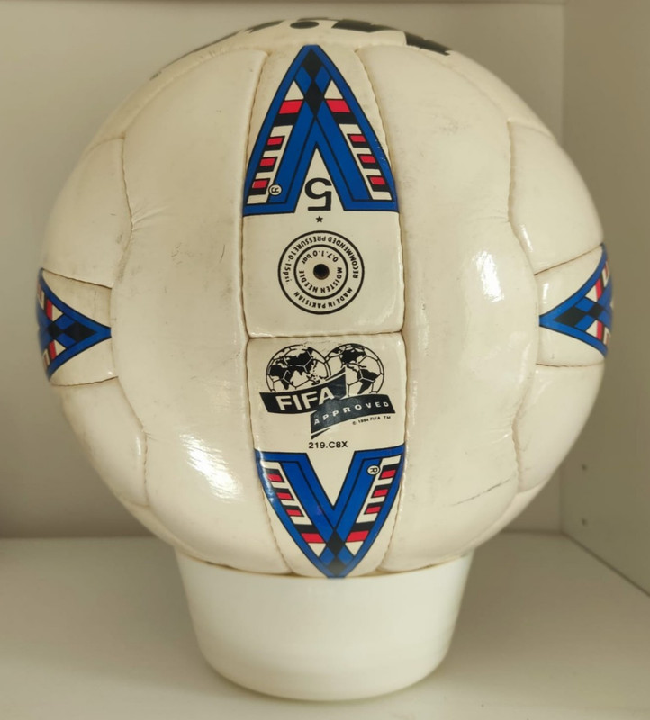 MITRE EXCLUSIVE MATCH BALL ULTIMAX SAMPDORIA SERIES A SIZE 5 FIFA APPROVED gallery