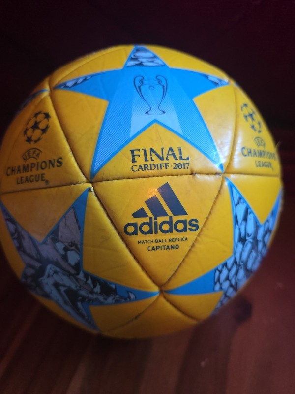 ADIDAS UEFA FINAL CARDIFF MATCH BALL REPLICA 2017 YELLOW BLUE CAPITANO Size 5