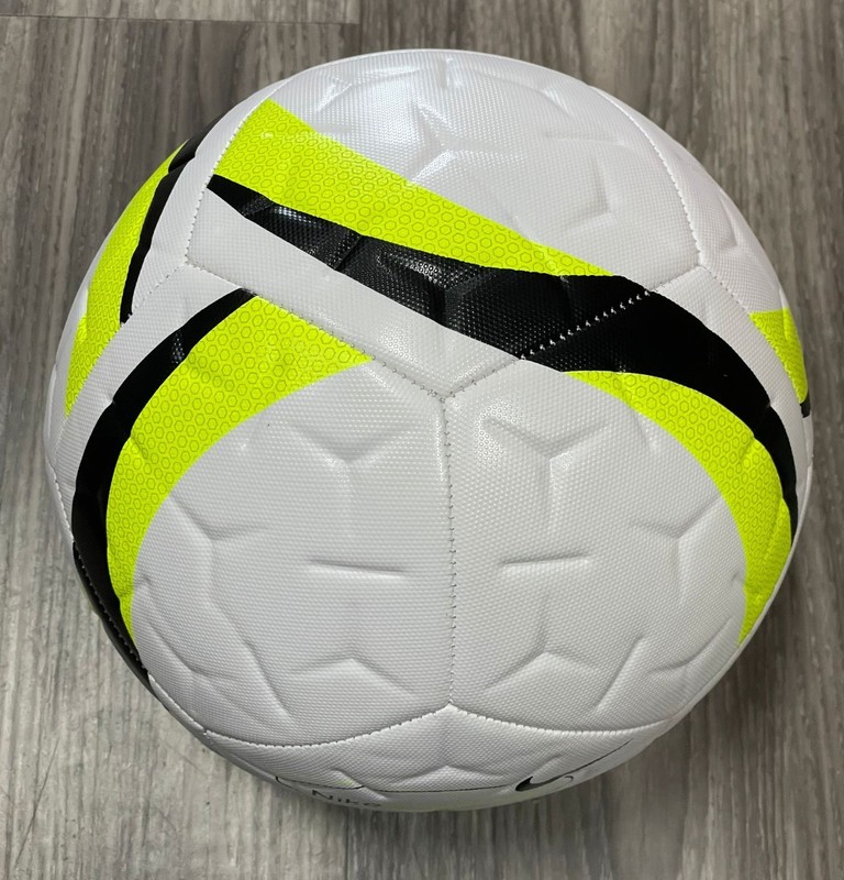 Nike Academy Training Soccer Ball Size 3 White New in Box INFLATED HV4387 100 gallery