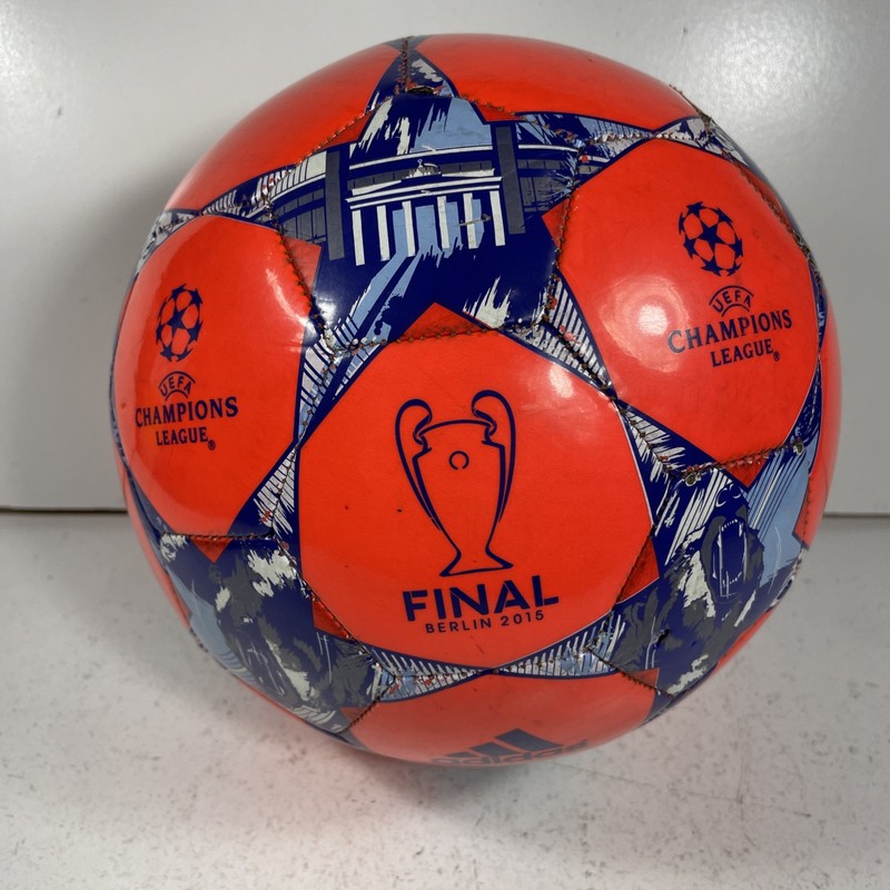 ADIDAS Final Berlin 2015 - Match Ball Replica Capitano Champions League size 5
