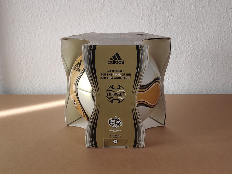 Adidas Teamgeist 2006 Final Gold Matchball World Cup Match Ball Fussball Berlin gallery
