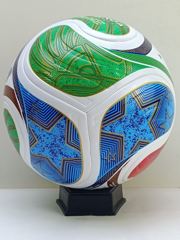 Trionda adidas Thermal Bonded Technology Size 5 2026 WCSoccer Ball gallery