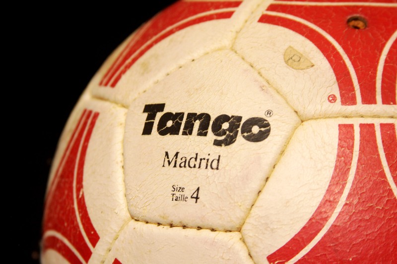 ADIDAS TANGO MADRID SIZE4 SOCCER MATCH BALL FOOTBALL FIFA WORLD CUP RED RARE OMB