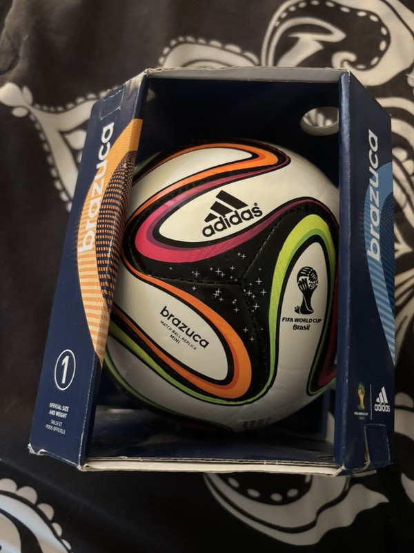 Adidas Brazuca FIFA World Cup Mini Ball 2014 Brasil With Display Box Size 1 NEW