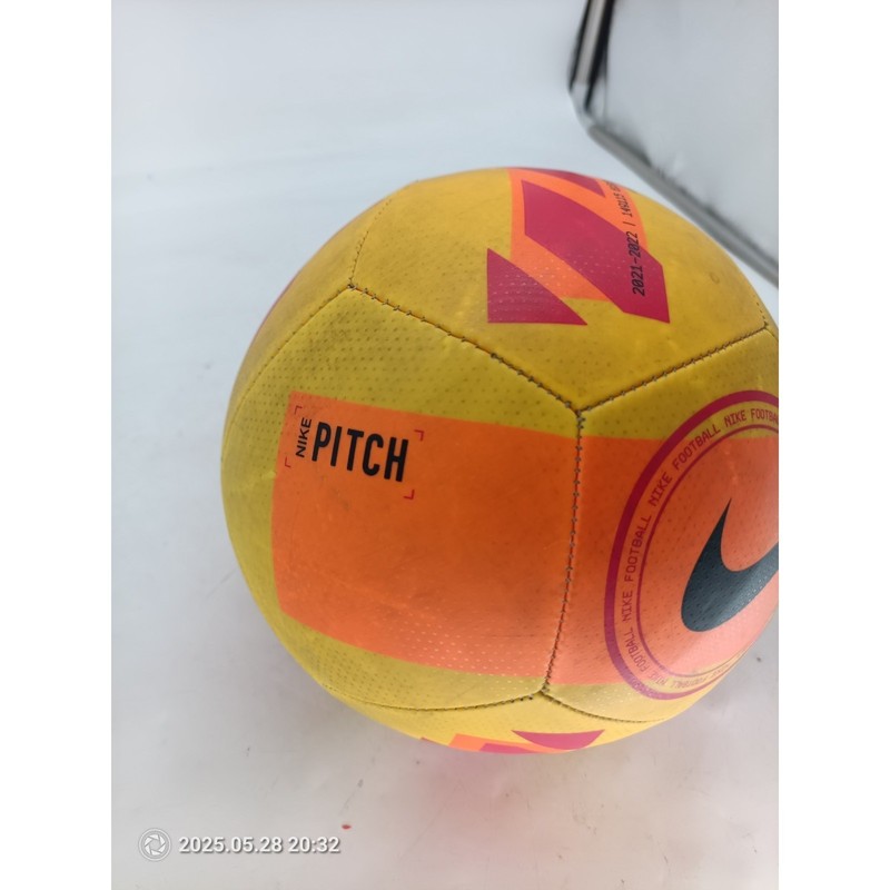 2021-2012 Nike Pirch Practice/Training Soccer Ball Size 5 gallery