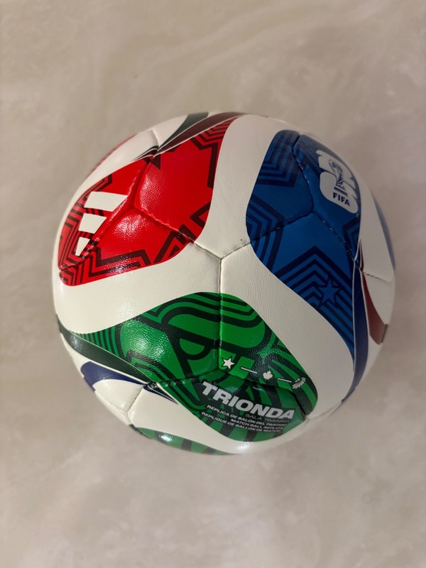 SOCCER BALL-ADIDAS-FUTS-SALA TRAINING-TRIONDA-FIFA-MATCH BALL REPLICA-NEW-
