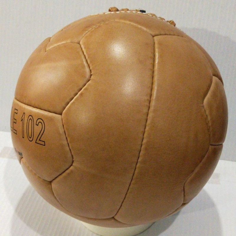 Federale 102 - Official Match Ball - FIFA WorldCup 1934 Genuine Leather Size 5 gallery