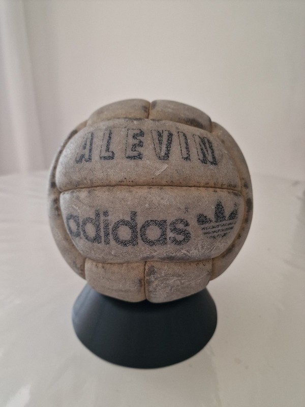 ADIDAS OFFICIAL ALEVIN MINI OLD VINTAGE BALL 1980 CATALOGUE 12 PANELS