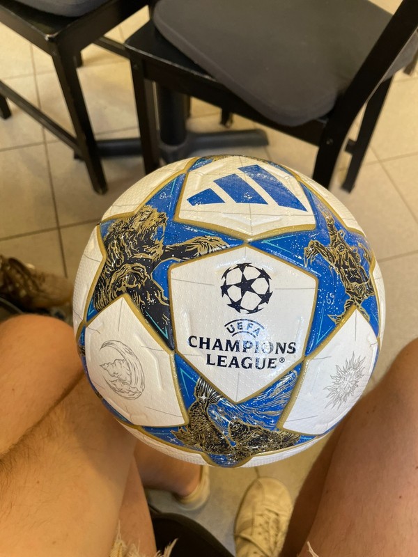ADIDAS UEFA UCL CHAMPIONS LEAGUE MATCH BALL RELEGATION STAGE 2 PIECES 2025/26 gallery