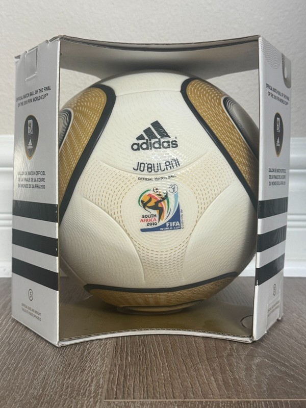 2010 ADIDAS OFFICIAL FIFA WORLD CUP FINAL MATCH BALL JOBULANI, NO TANGO, TELSTAR