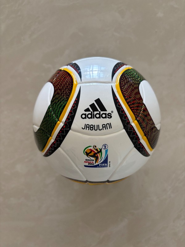 SOCCER BALL-ADIDAS-JABULANI-FIFA WORLD CUP SOUTH AFRICA 2010-SIZE 1 MINI-NEW-