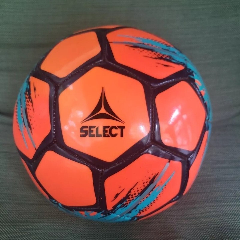 Select Classic V21 Soccer Ball, Size 4, Neon orange and blue