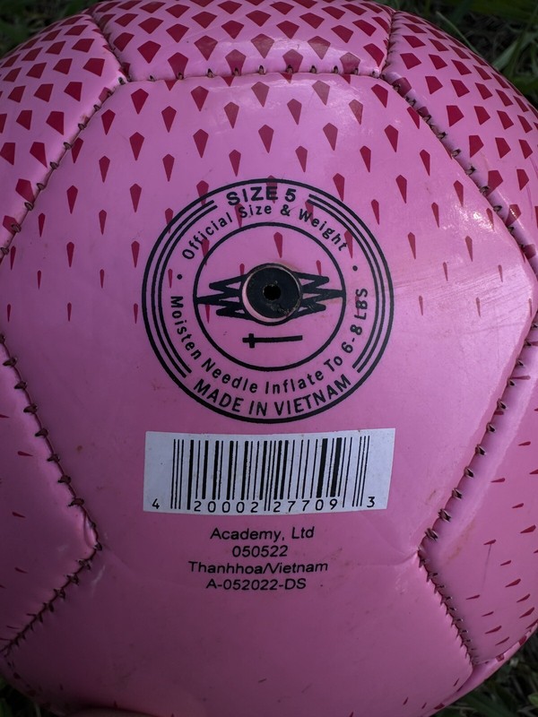 Bravia Pitch Training Soccer Ball Size 5 Pink #SC3101 Pre-Owned gallery