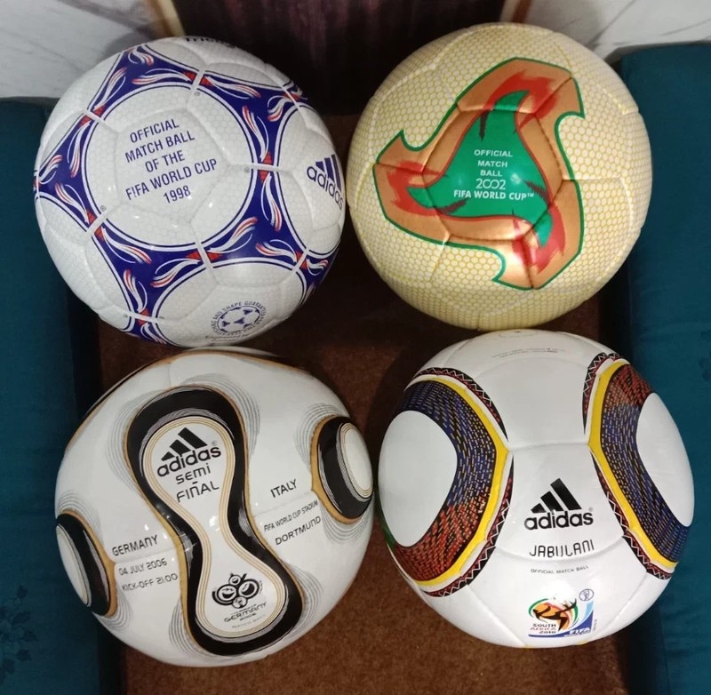 „Adidas FIFA World Cup Soccer Ball Collection Historical 4 Pcs Size 5“