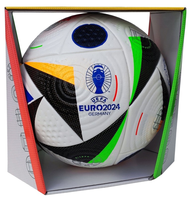 Original Adidas Fußball EM 2024 FUSSBALLLIEBE PRO OMB Matchball IQ3682 Spielball