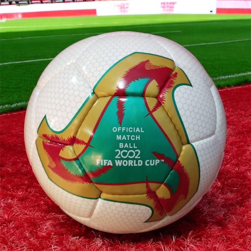 FIFA World Cup 2002 Official Match Ball Adidas Fevernova Football Soccer size 5 gallery