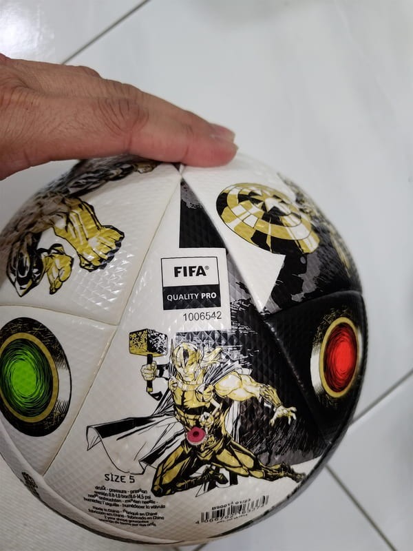 Adidas soccer marvel The Avengers co-branded szie 5