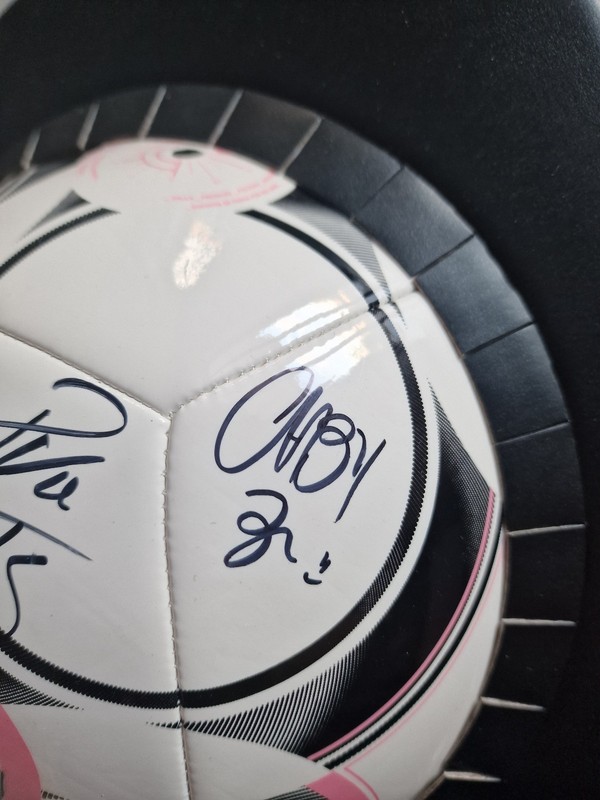 ADIDAS AUTOGRAPHED FIRST TEAM LIMITED EDITION JUVENTUS BALL + BOX + COA gallery