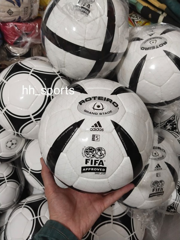 ADIDAS ROTEIRO PORTUGAL EURO CUP 2004 OFFICIAL SOCCER MATCH BALL SIZE 5