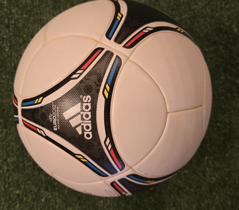 Adidas Tango Authentic UEFA Euro 2012 Official Match Ball RARE