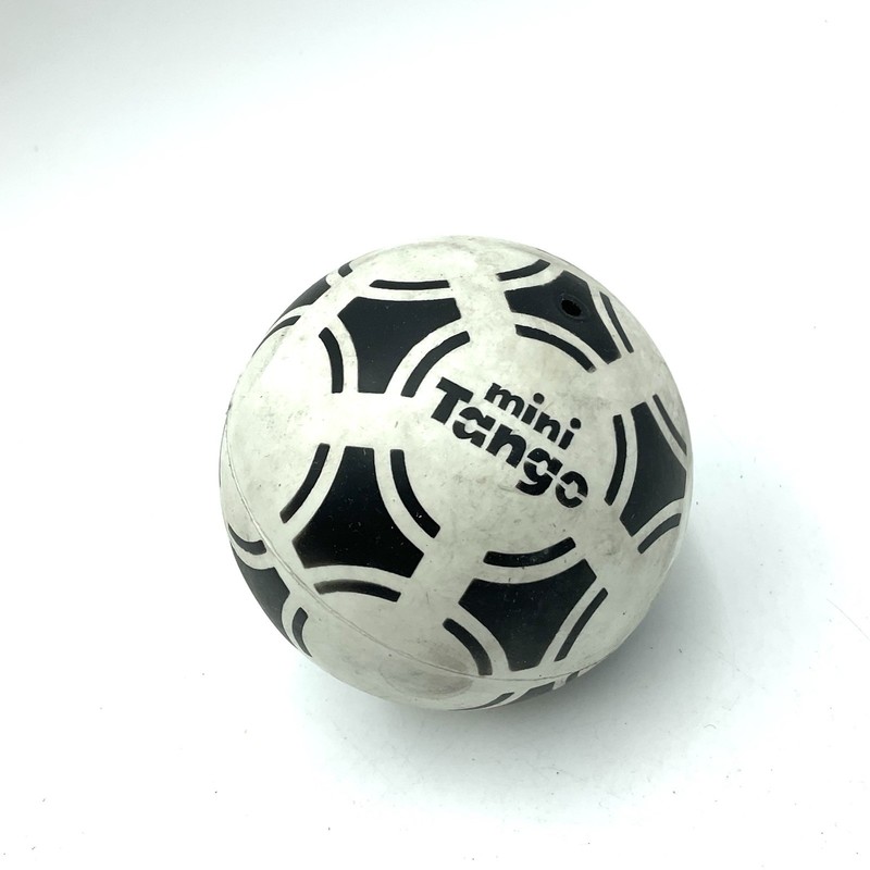 1980 VINTAGE WORLD RARE MINI TANGO SOCCER BALL NEW QY