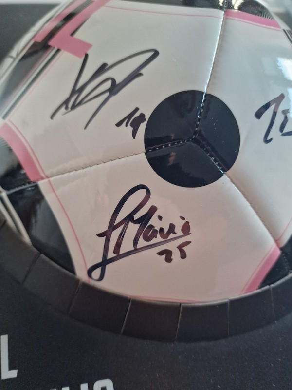 ADIDAS AUTOGRAPHED FIRST TEAM LIMITED EDITION JUVENTUS BALL + BOX + COA gallery
