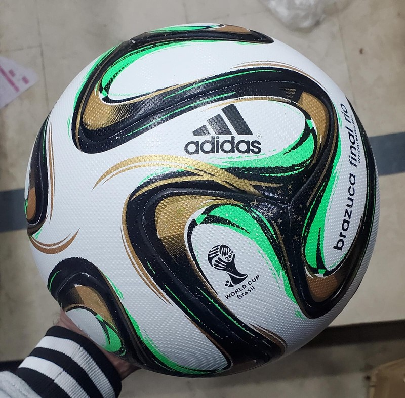 Adidas Brazuca FINAL Rio World Cup 2014 Match BALL Football Soccer Ball SIZE 5