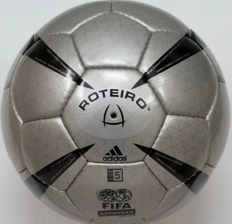 ADIDAS ROTEIRO UEFA PORTUGAL FINAL EURO 2004 OFFICAL MATCH BALL