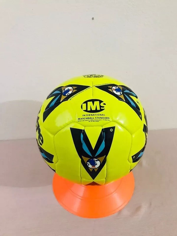 Mitre Ultimax Fluo Flare Football Premier League 1998-2000 Match Ball Size 5 gallery