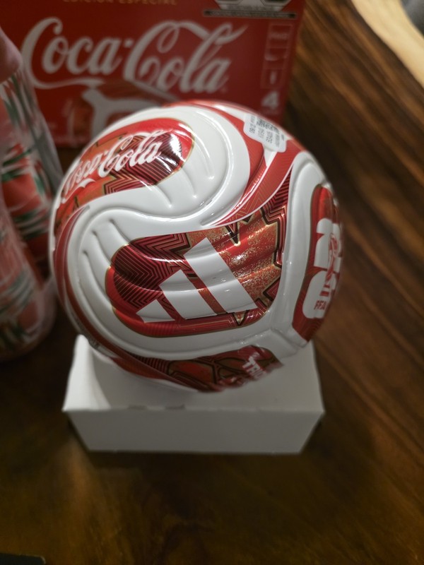 Trionda Coca Cola 4pk With One Mini Ball Special Edition World Cup Mexico gallery