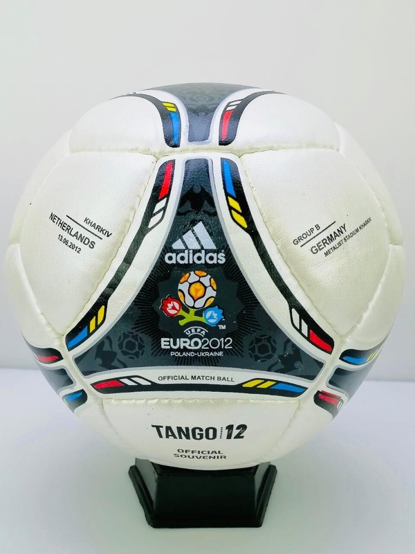 Adidas UEFA EURO2012 | TANGO 12 | Official Match Soccer Ball | Size 5