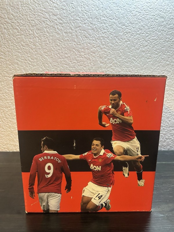 Manchester United Limited Edition Soccer Ball Size 5 In Box gallery