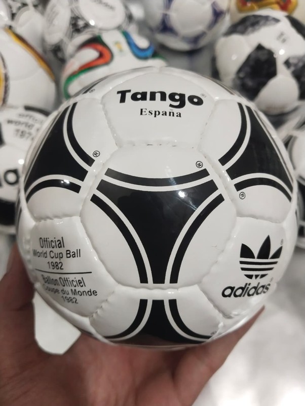 Adidas Historical Mini Balls Set 14 PCS World Cup 1970- 2022 Collector Set Size1 gallery