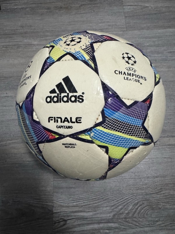 OFFICIALE MATCH BALL REPLICA FINALE CAPITANO CHAMPIONS LEAGUE