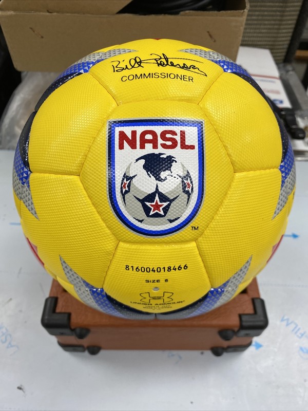 UNDER ARMOUR DESAFIO NASL SOCCER MATCH BALL FIFA SZ5 SUPER RARE NEW YELLOW OFFI