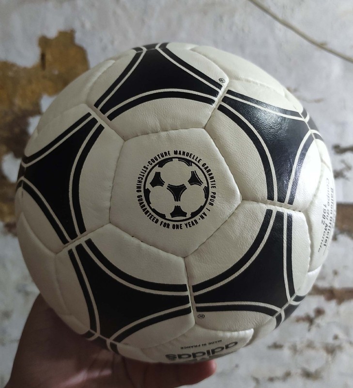 Adidas Tango Espana FIFA World Cup 1982 Spain Soccer Match Leather Ball Size 5 gallery