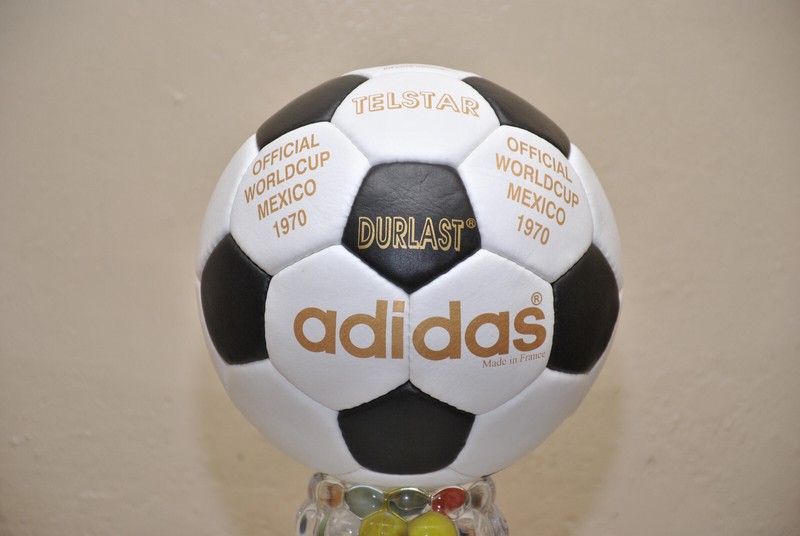 WORLD CUP 1970 TELSTAR SOCCER FOOTBALL BY OFFICIAL LEATHER FOOTBALL SIZE 5.